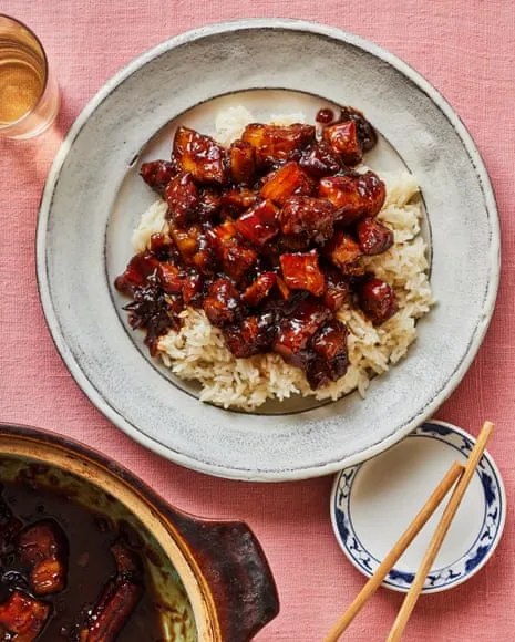 A Culinary Expert's Flavorful Creations for Savory Pork Stew and Fried Daikon Cubes