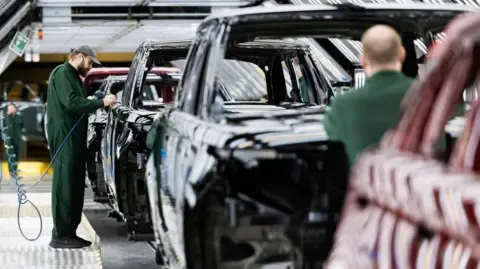 JLR Vendor Network Staff Allegedly Told to Register for Universal Credit, Union Claims